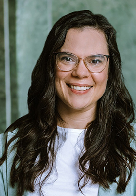 A head and shoulders picture of a woman